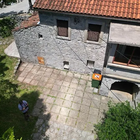 Prázdninový dům Sarmantna Kamena Kuca Sarita Jurdani